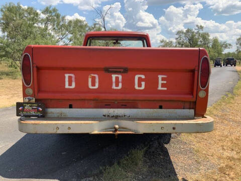 1969 Dodge D200 Pickup