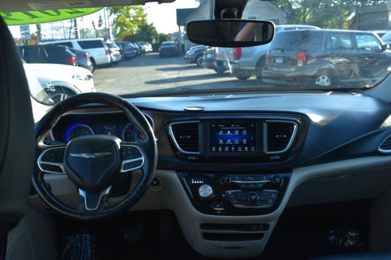 2019 Chrysler Pacifica Touring L
