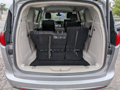 2017 Chrysler Pacifica Touring-L