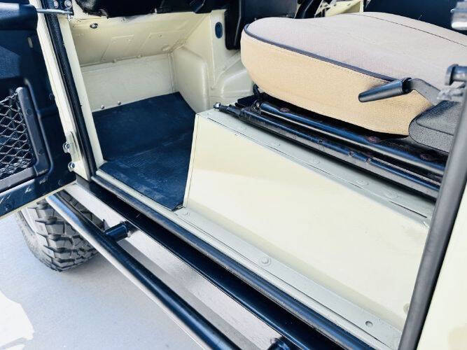 1990 Land Rover Defender