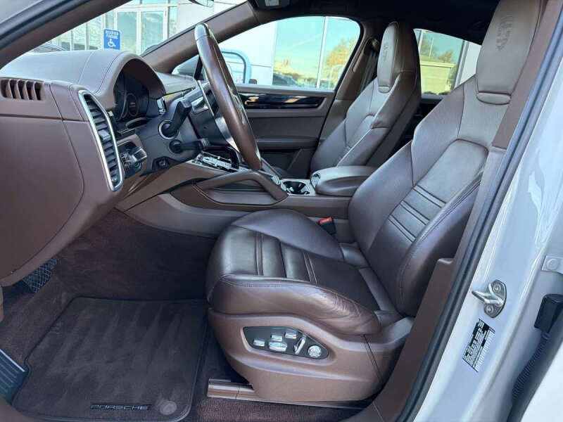 2021 Porsche Cayenne Coupe