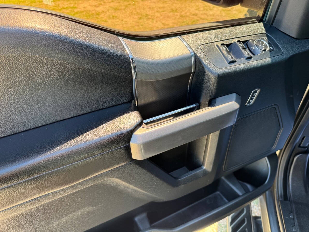 2015 Ford F-150 XLT - Photo 19