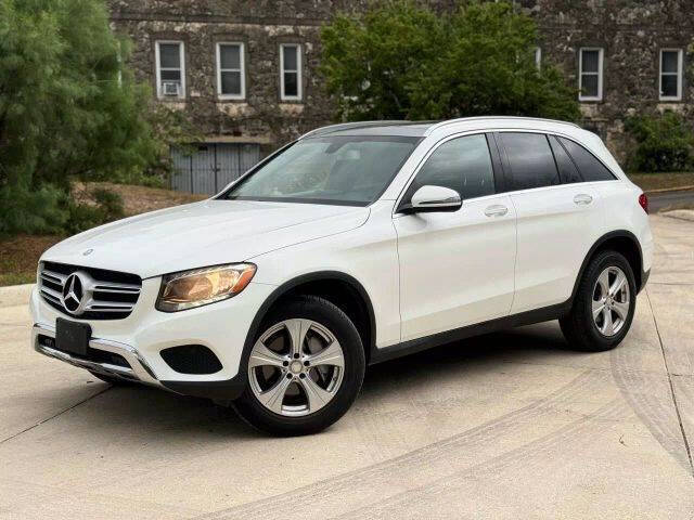 2016 Mercedes-Benz GLC GLC300's photo