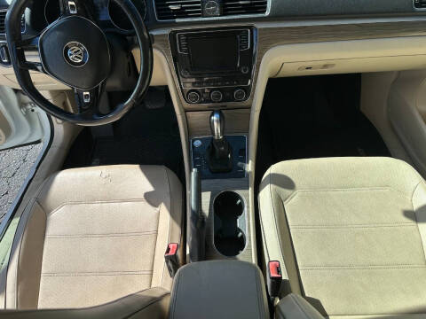 2017 Volkswagen Passat 1.8T SE