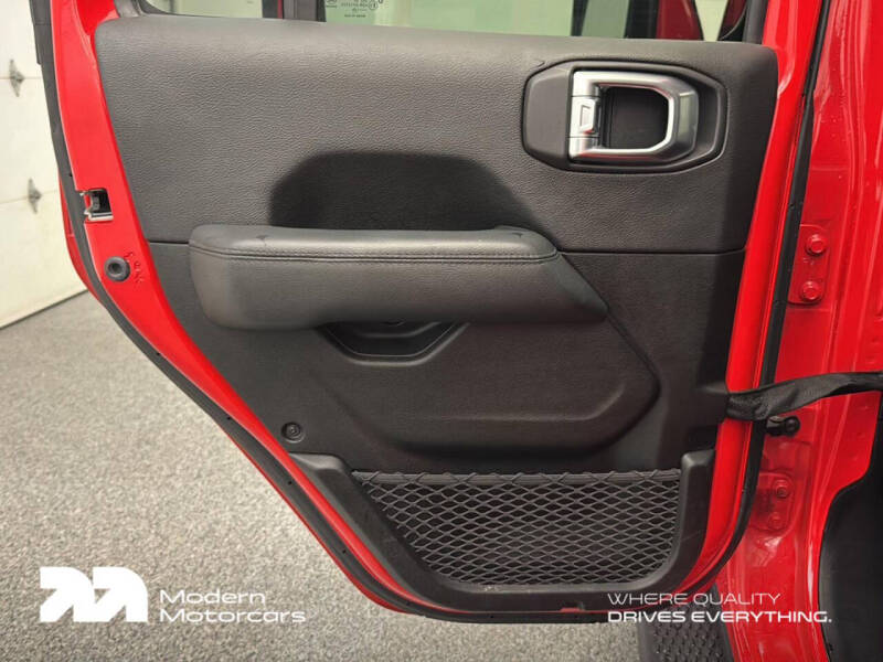 2020 Jeep Wrangler Unlimited Sahara Altitude