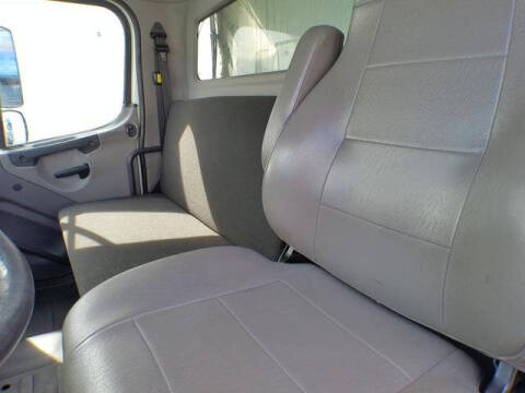 2018 Freightliner M2 106