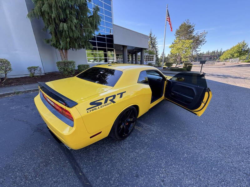 2010 Dodge Challenger SRT8
