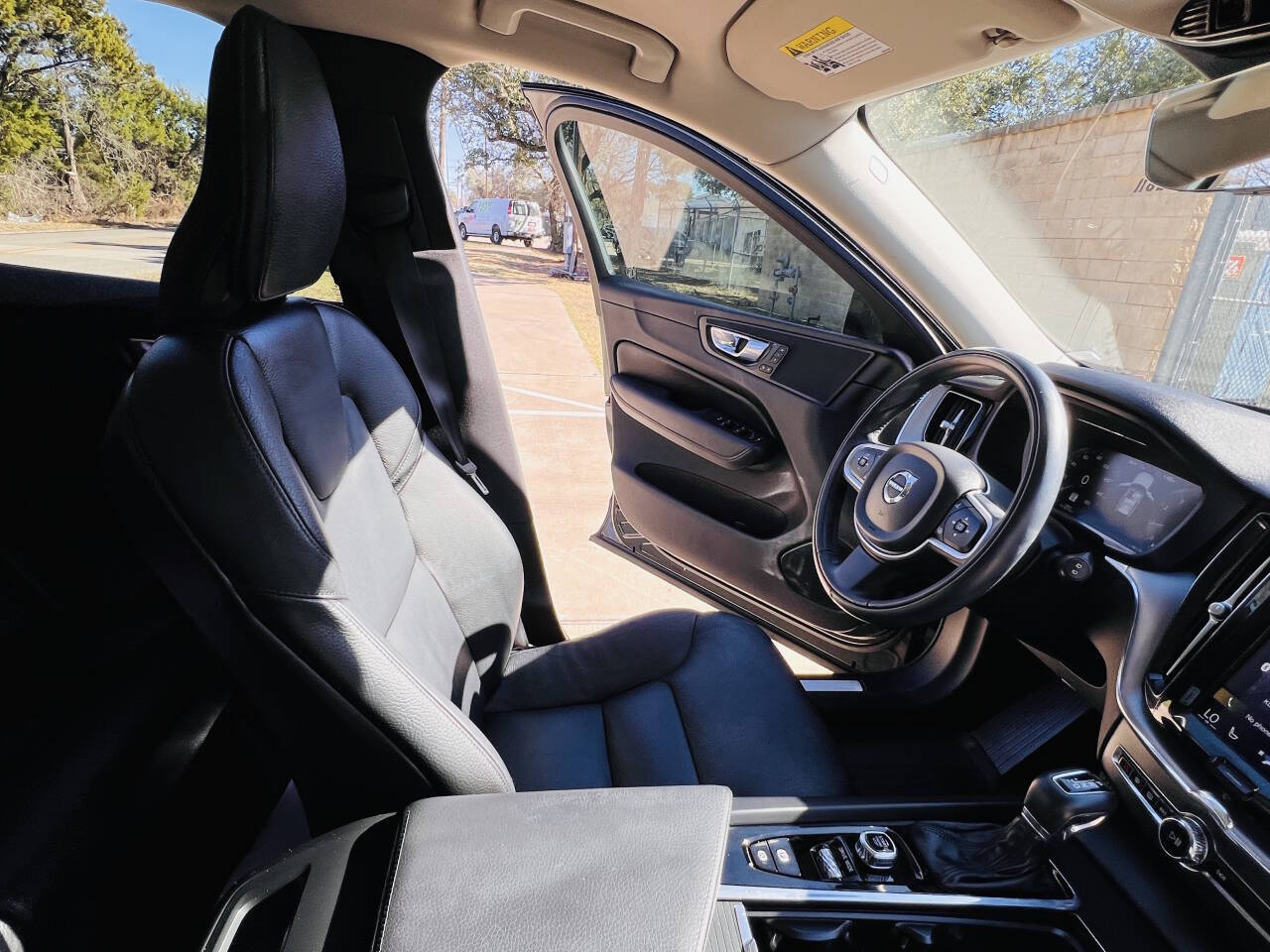 Used Car 2020 Volvo Xc60  T5 Momentum 4dr Suv For Sale Under $20,000 In Austin, Texas