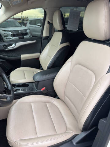 2020 Ford Escape SEL