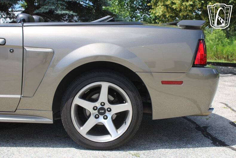 2002 Ford Mustang GT Deluxe
