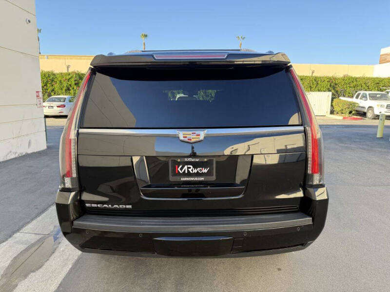 2018 Cadillac Escalade Standard