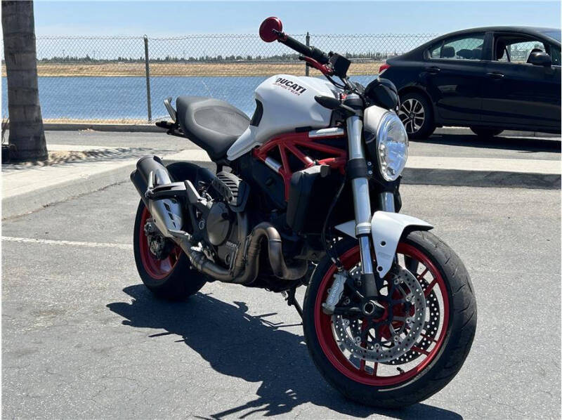 2016 Ducati Monster