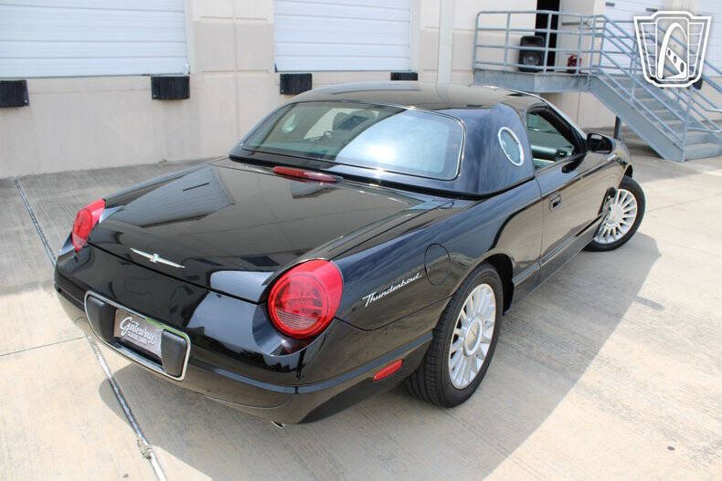 2004 Ford Thunderbird Deluxe