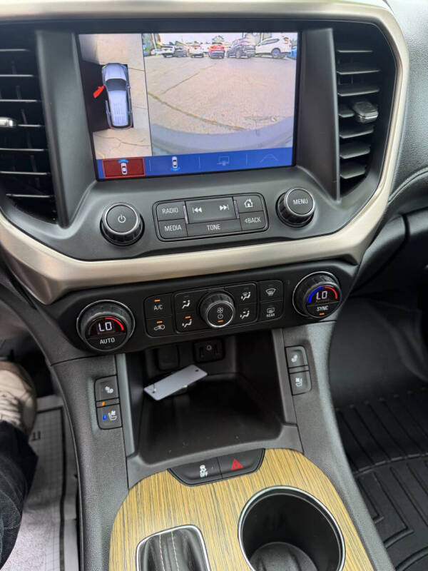 2017 GMC Acadia Denali