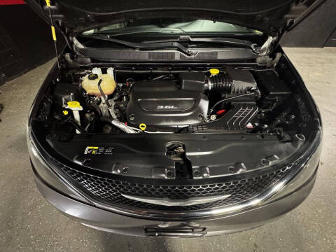 2017 Chrysler Pacifica Touring