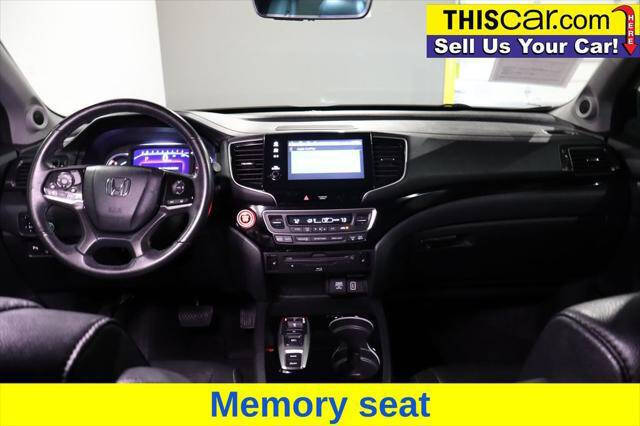 2019 Honda Pilot Touring w/Rear Captain's Chairs