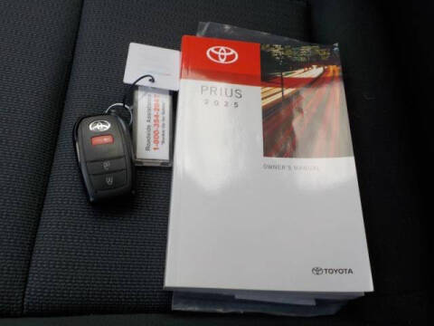 2025 Toyota Prius LE