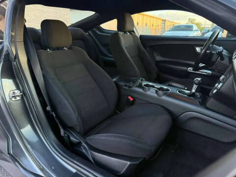 2017 Ford Mustang V6