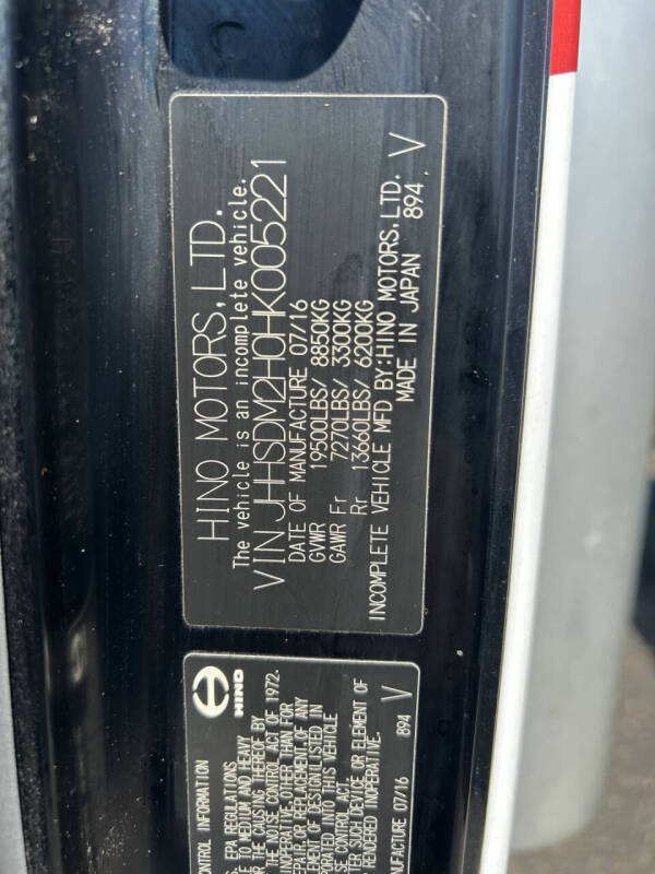 2017 Hino 195