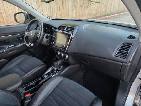 2024 Mitsubishi Outlander Sport SE