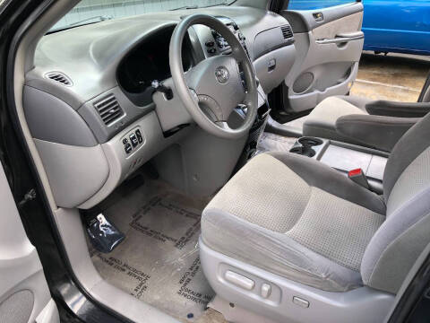 2009 Toyota Sienna LE 7-Passenger