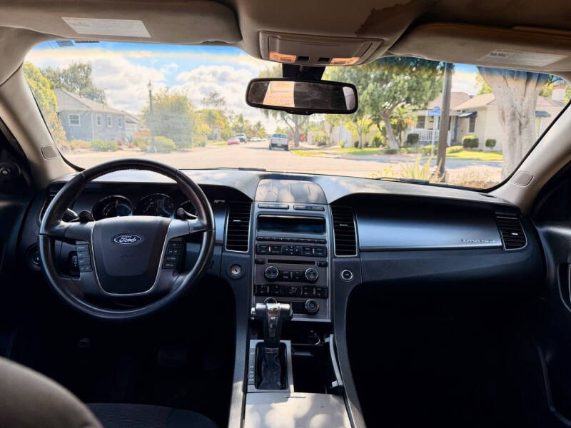 2010 Ford Taurus SEL