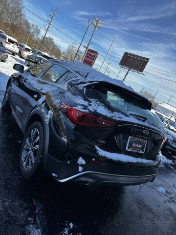 2017 Infiniti QX30 Premium