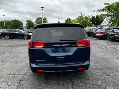 2017 Chrysler Pacifica LX