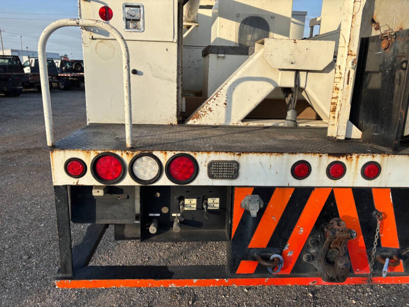 2015 Freightliner M2 106