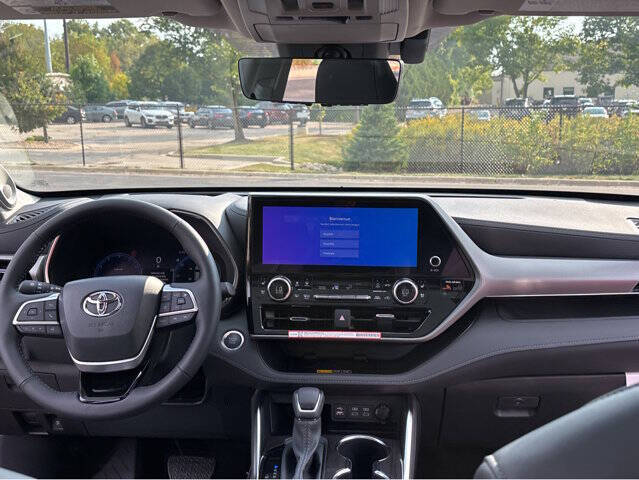 2025 Toyota Highlander Platinum