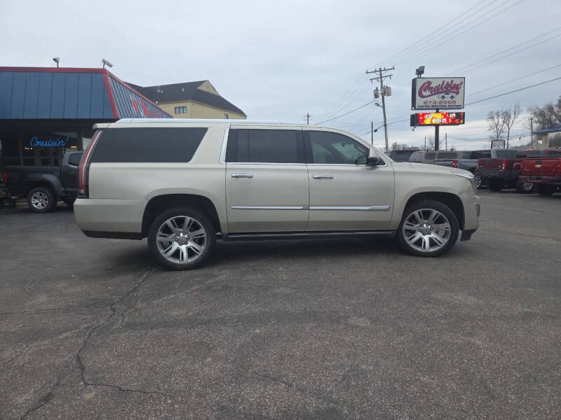 2017 Cadillac Escalade ESV Premium Luxury