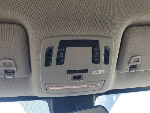 2022 Toyota Sienna LE 8-Passenger