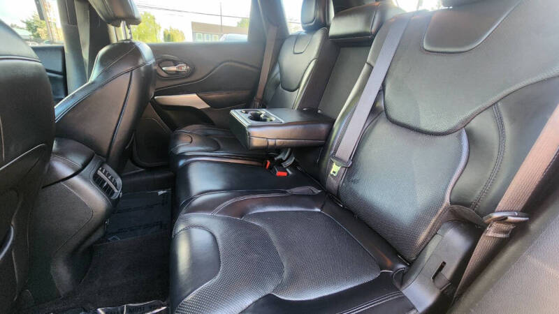 2016 Jeep Cherokee Overland