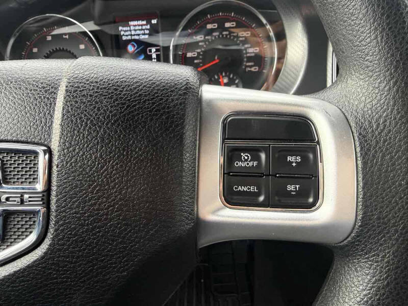 2012 Dodge Charger SE
