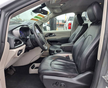 2022 Chrysler Pacifica Touring L