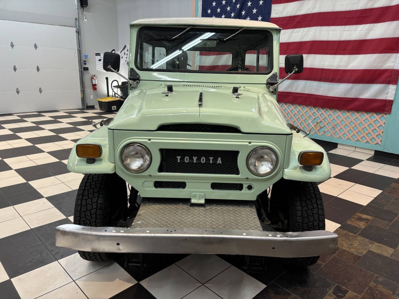 1970 Toyota Land Cruiser 8
