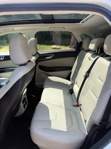 2020 Ford Edge Titanium
