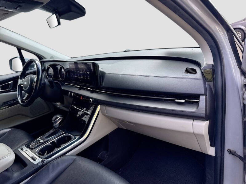 2022 Kia Carnival SX