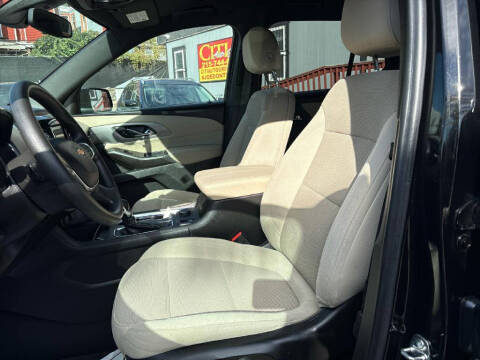 2022 Chevrolet Traverse LS