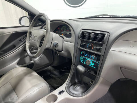 2003 Ford Mustang
