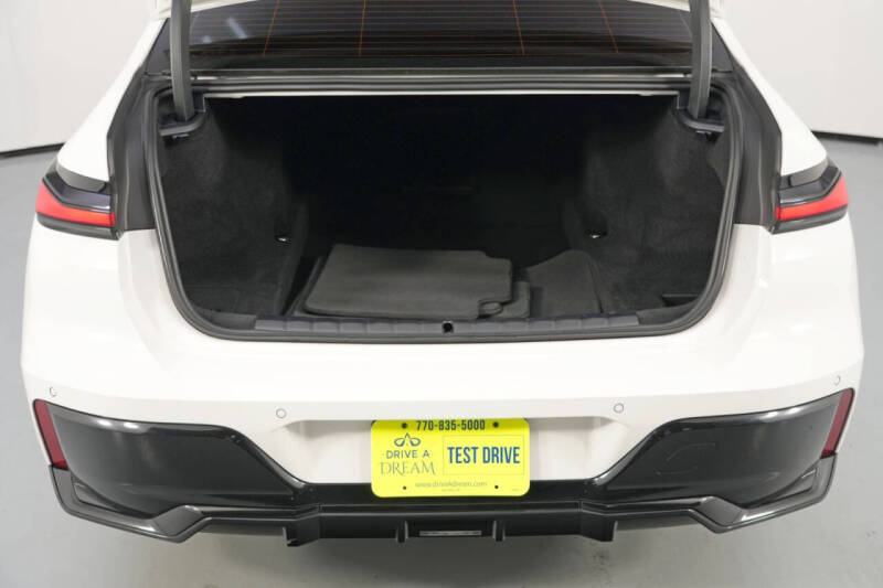 2023 BMW 7 Series 740i