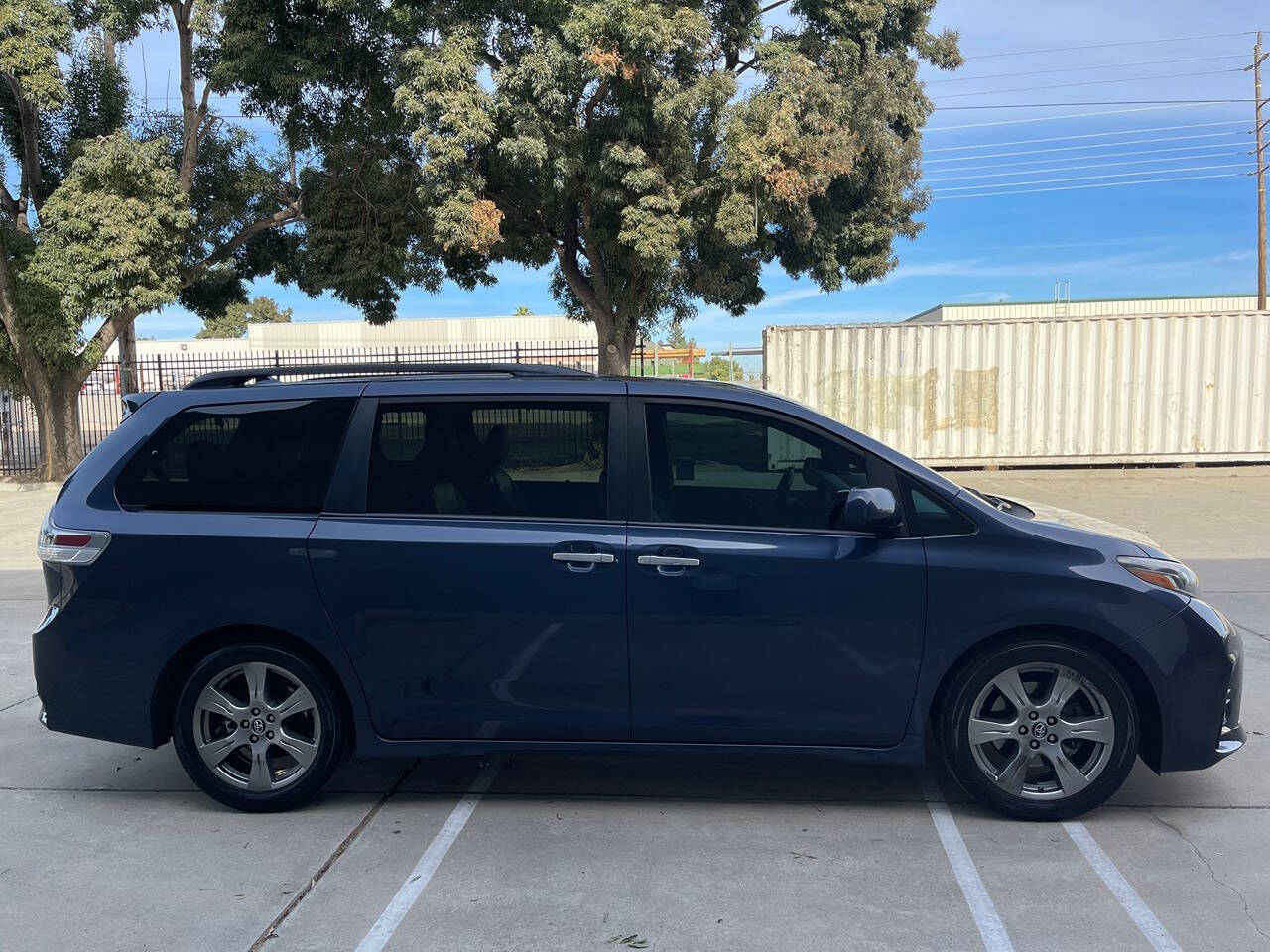 2018 Toyota Sienna for sale at Super Auto Sales Modesto in Modesto, CA