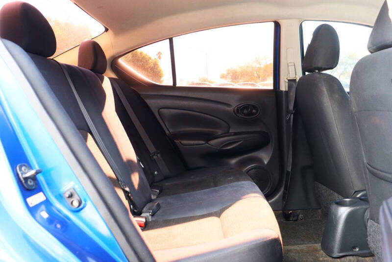 2012 Nissan Versa 1.6 SV