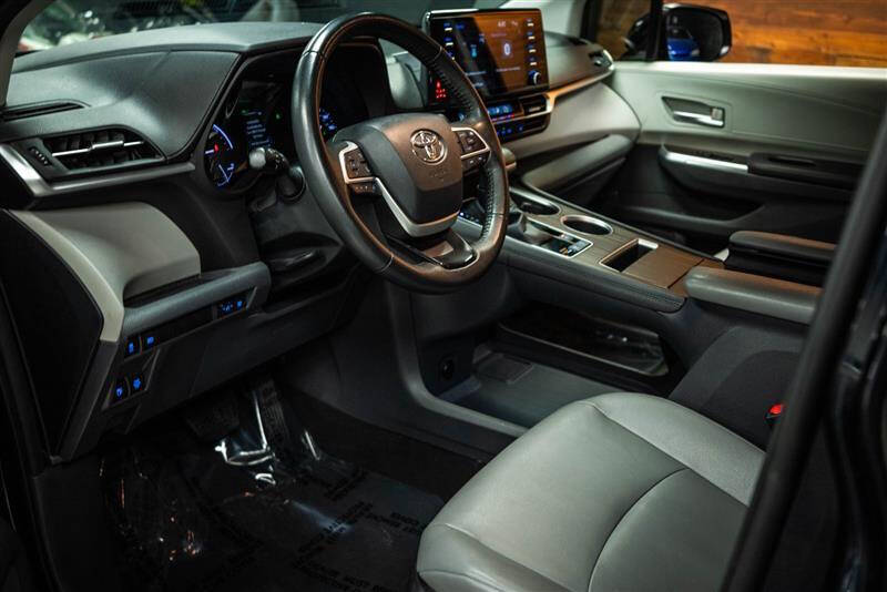 2023 Toyota Sienna XLE 7-Passenger