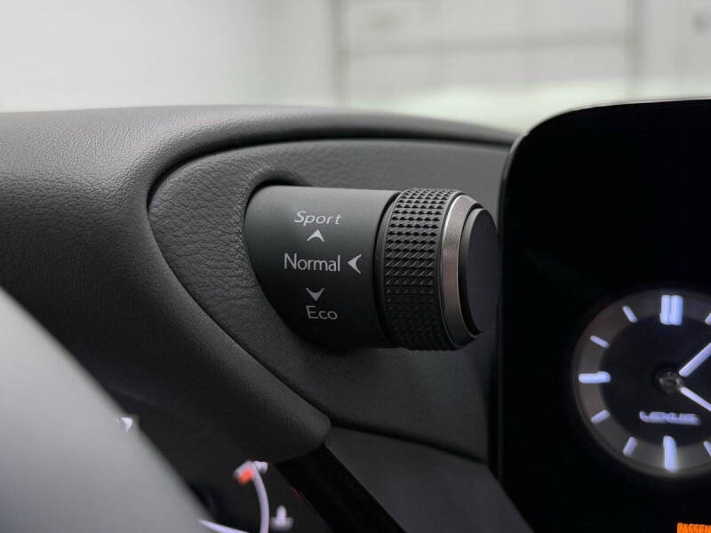 2025 Lexus ES 350 Ultra Luxury