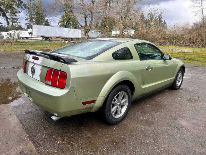 2005 Ford Mustang V6 Deluxe