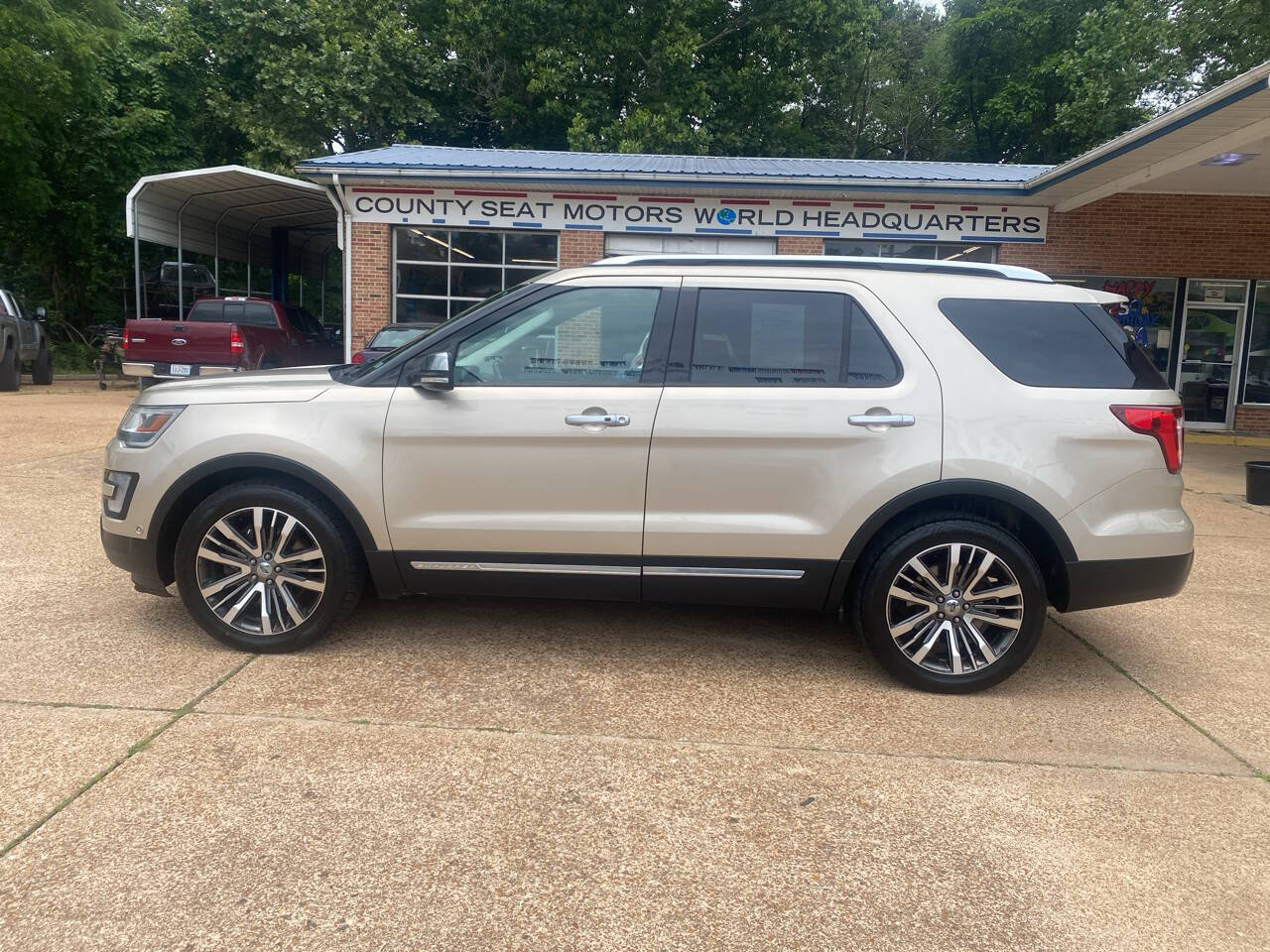 Champagne 2017 Ford Explorer Platinum AWD Platinum 4dr SUV 2