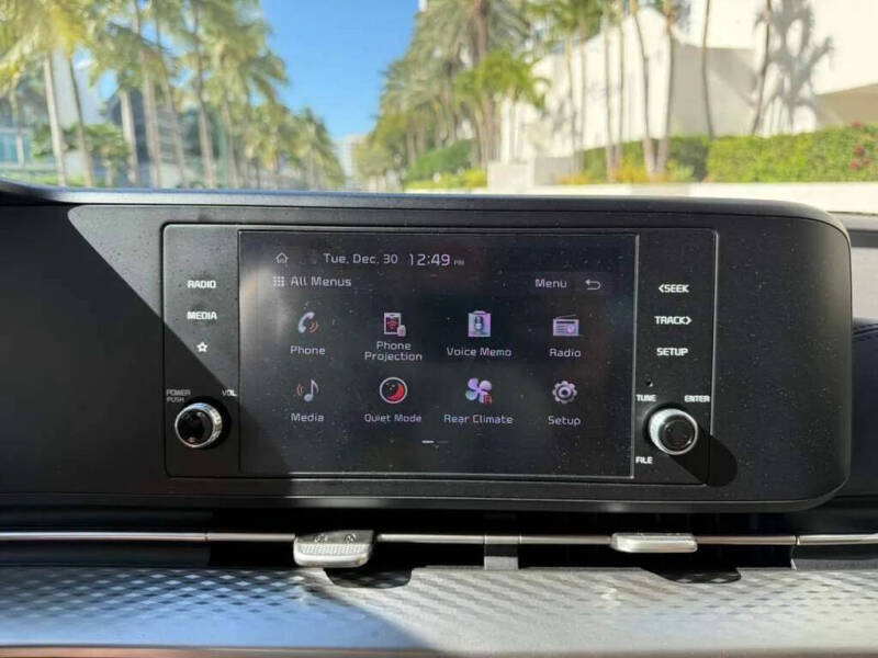 2024 Kia Carnival LX