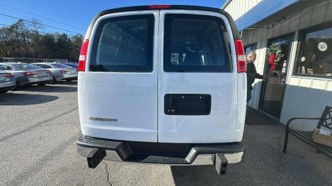 2023 Chevrolet Express 2500