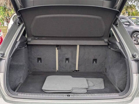 2020 Audi Q3 quattro Premium 45 TFSI